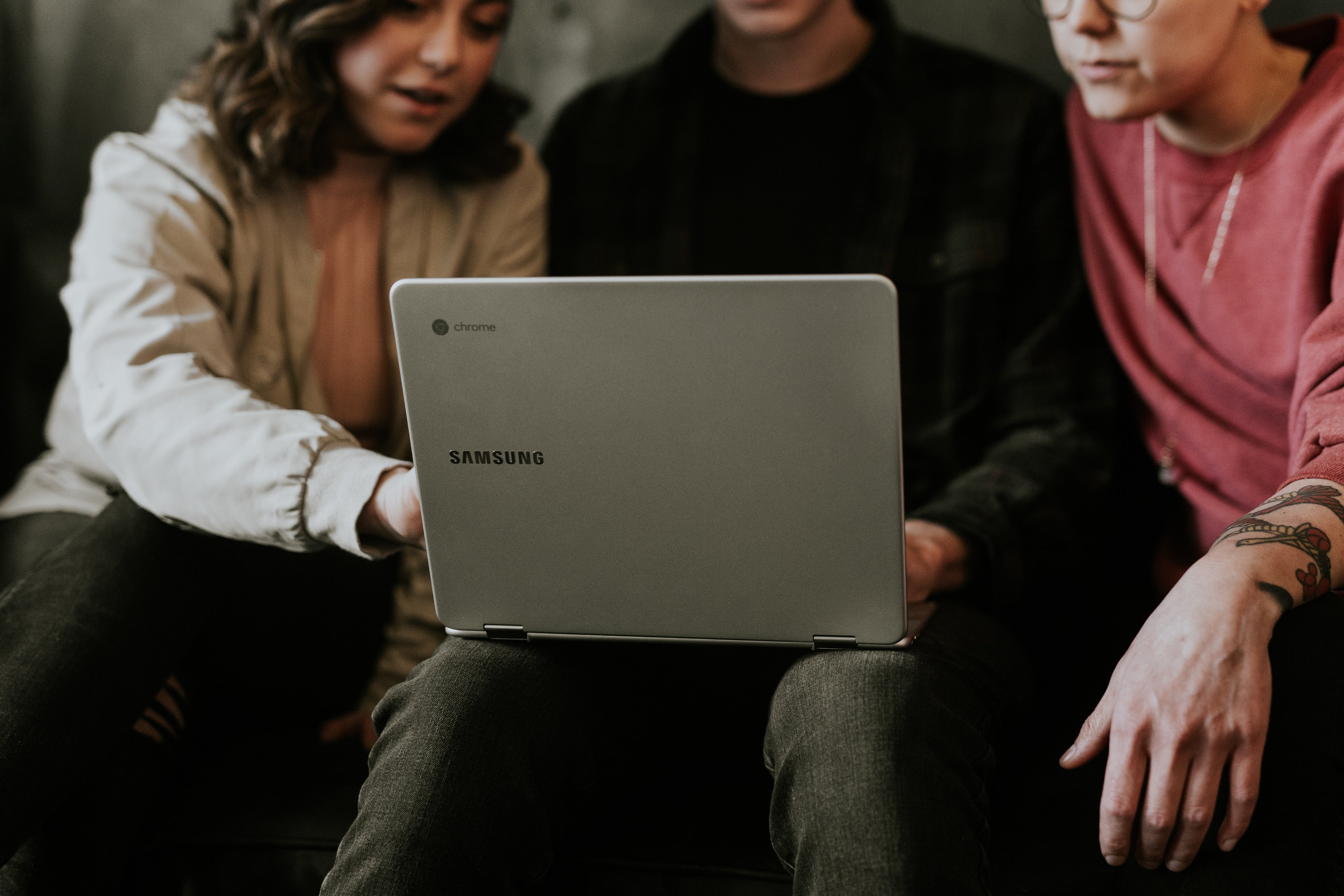 Facebook advertising: boosting posts vs. the Facebook ads platform